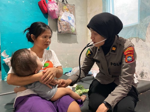 Tak Punya Banyak Harta, Watina Hanya Ingin Helena Bisa Sembuh dari Hidrosefalus
