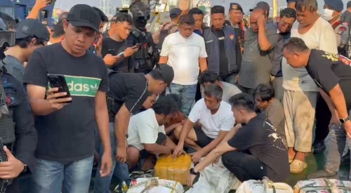 Matikan AIS dan Lakukan Ship to Ship, Kapal Asing Kedapatan Angkut 800 Kilogram Ketamine
