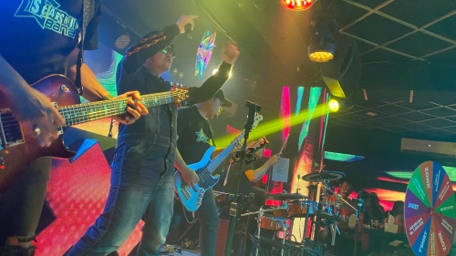 Histeria Tanpa Henti di Bombastic Batam: Richie Ex-Five Minutes Pukau Penonton 
