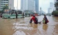 Jakarta Timur Banjir, Air meluap setinggi lutut orang dewasa 
