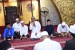 Nurdin Menyerahkan Dana Bantuan Untuk Tragedi Rohingya