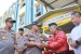 Alimin dan istri dapat santunan dari Polda Kepri dan Perhimpunan Melayu Raya 