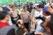 Kapolda Kepri melepaskan keberangkatan mudik gratis di Pelabuhan Batu Ampar 
