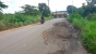 Kendaraan Proyek Hancurkam jalan menuju perumahan Sukamaju