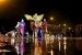 Peserta Batam Night Carnival Memamerkan Kostum Yang Membelah Malam
