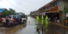 Satlantas Polres Lingga Melaksanakan Rekayasa Lalu Lintas Pada Titik Rawan Banjir
