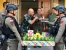 Rayakan HUT TNI Ke-77, Komandan Operasi Amole II Berikan Kue dan Ini Harapannya